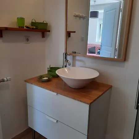 Charmante Petite Maison Bretonne T1bis Vue Et Nature